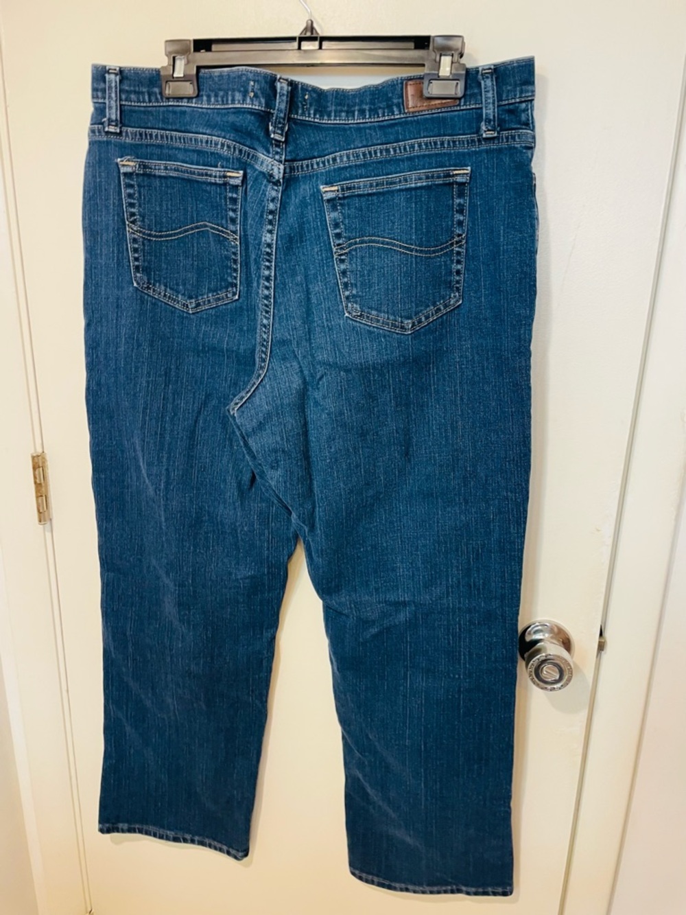 Lee Women's Relaxed Fit Straight-Leg Jeans mid-rise fit sz 16s ladies blue - Picture 6 of 9